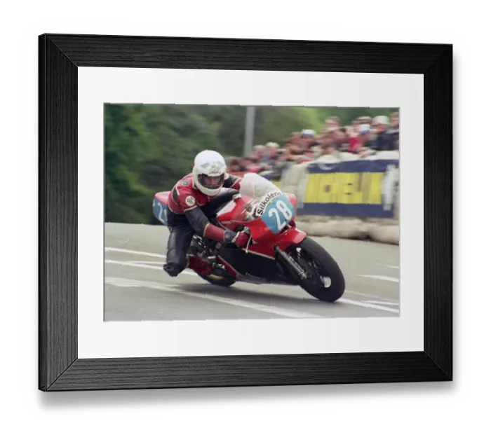 Framed Print : Steve Hislop (Yamaha) 1987 Junior TT Framed Print : Steve Hislop (Yamaha) 1987 Junior TT