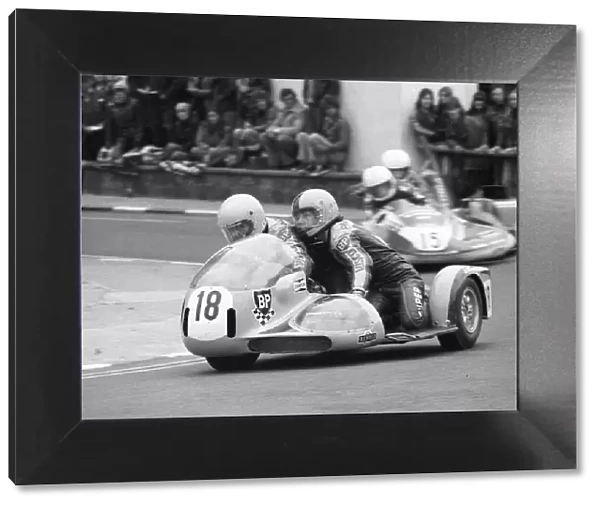 Bill Hodgkins & John Parkins (Francis Yamaha) 1977 Sidecar TT