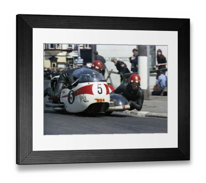 Framed Print : Terry Vinicombe & John Flaxman (Kirby BSA) 1967 Sidecar TT Framed Print : Terry Vinicombe & John Flaxman (Kirby BSA) 1967 Sidecar TT