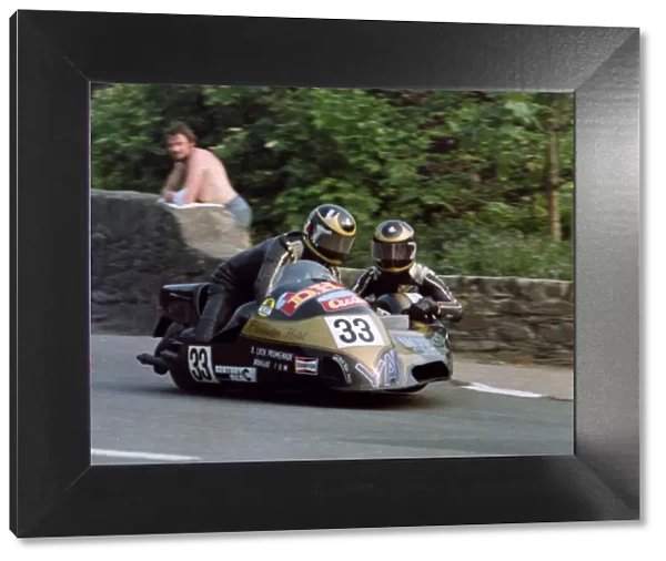 Dennis Holmes & Stephen Bagnall (Ireson Yamaha) 1982 Sidecar TT