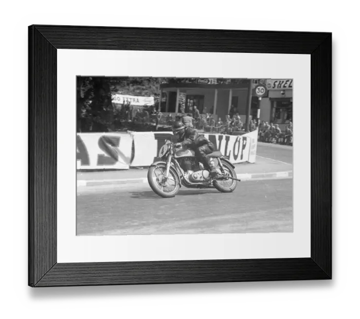 Framed Print : Alan Holmes (Norton) 1953 Senior Clubman TT Framed Print : Alan Holmes (Norton) 1953 Senior Clubman TT