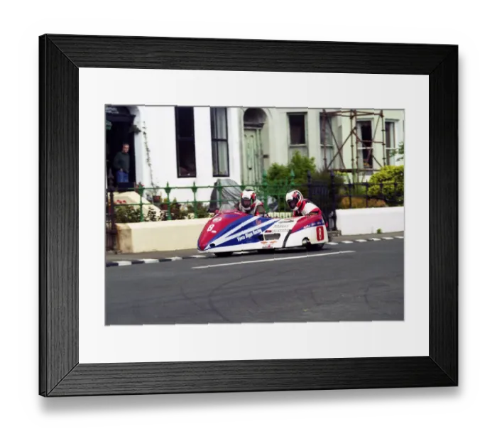 Framed Print : Gary Horspole & Kevin Leigh (Honda) 2000 Sidecar TT Framed Print : Gary Horspole & Kevin Leigh (Honda) 2000 Sidecar TT