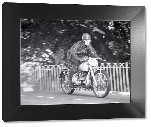 Dennis Hovenden (Douglas) 1950 Junior Clubman TT