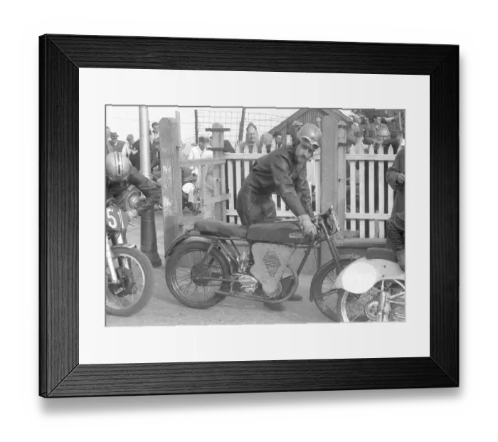 Framed Print : Robert Holton (Pankhurst special) 1951 Ultra Lightweight TT Framed Print : Robert Holton (Pankhurst special) 1951 Ultra Lightweight TT