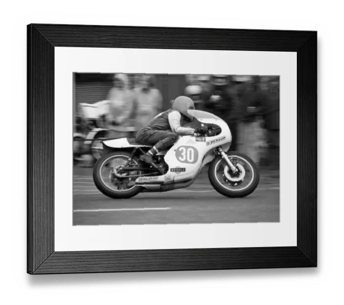 Framed Print : Derek Huxley (Cotton LCRS) 1977 Lightweight TT Framed Print : Derek Huxley (Cotton LCRS) 1977 Lightweight TT
