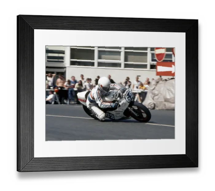 Framed Print : Roger Hurst (Yamaha) 1984 Formula Two TT Framed Print : Roger Hurst (Yamaha) 1984 Formula Two TT