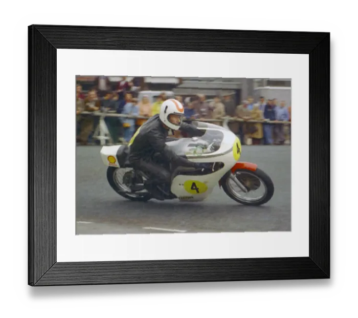Framed Print : Brian Garratt (Suzuki) 1976 Senior Manx Grand Prix Framed Print : Brian Garratt (Suzuki) 1976 Senior Manx Grand Prix