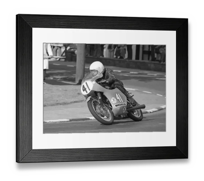 Framed Print : Roy Garnett (Honda) 1975 Lightweight Manx Grand Prix Framed Print : Roy Garnett (Honda) 1975 Lightweight Manx Grand Prix