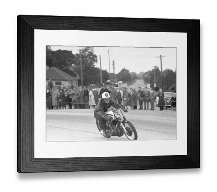 Framed Print : Maurice Gittins (Norton) 1957 Senior Manx Grand Prix Framed Print : Maurice Gittins (Norton) 1957 Senior Manx Grand Prix