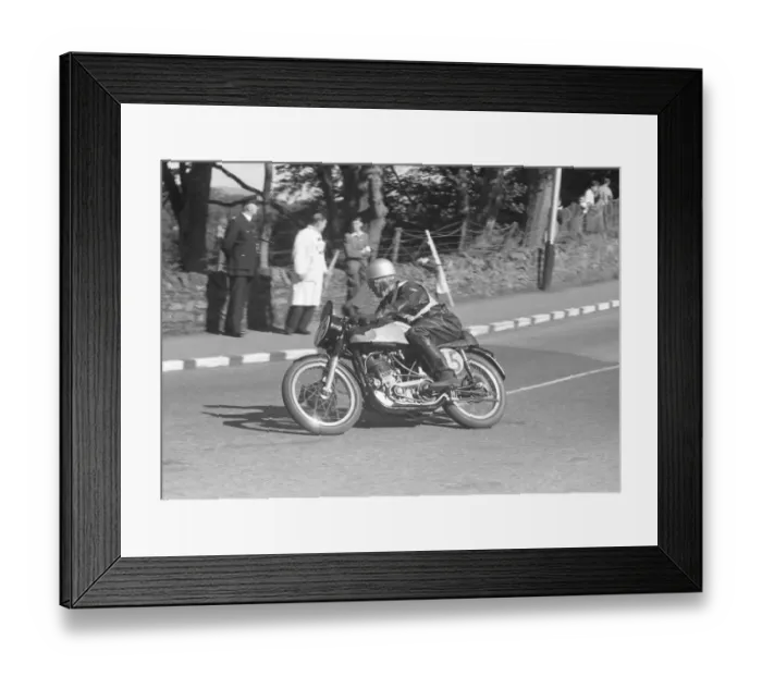 Framed Print : Peter Darvill (PJD Vincent) 1958 Junior Manx Grand Prix Framed Print : Peter Darvill (PJD Vincent) 1958 Junior Manx Grand Prix