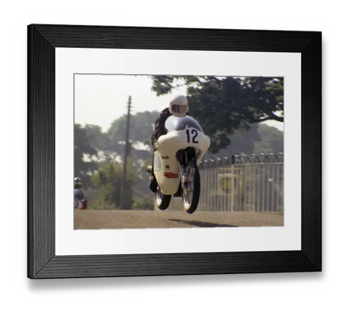 Framed Print : Pete Elmore (Norton) 1971 Junior Manx Grand Prix Framed Print : Pete Elmore (Norton) 1971 Junior Manx Grand Prix