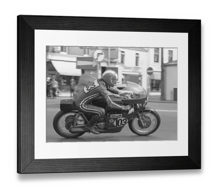 Framed Print : Keith Edwards (Velocette Metisse) 1975 Senior Manx Grand Prix Framed Print : Keith Edwards (Velocette Metisse) 1975 Senior Manx Grand Prix