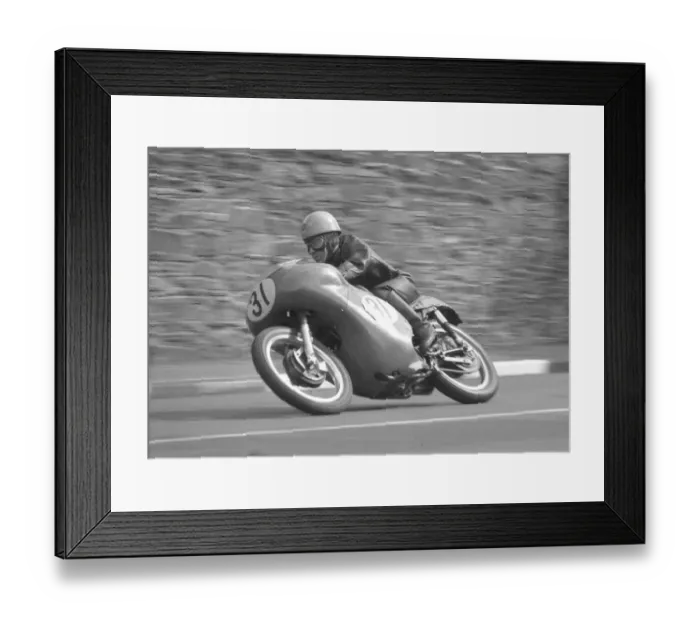 Framed Print : Pete Elmore (Matchless) 1963 Senior Manx Grand Prix