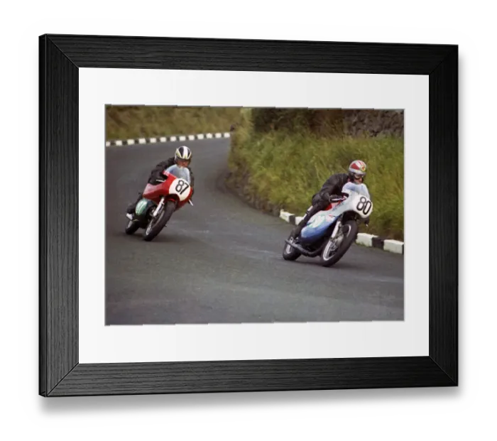 Framed Print : Raymond Eglinton (Bultaco) and Dave Kirwan (Westridge Aermacchi) Framed Print : Raymond Eglinton (Bultaco) and Dave Kirwan (Westridge Aermacchi)