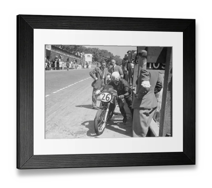 Framed Print : Ray Amm (Norton) 1951 Senior TT Framed Print : Ray Amm (Norton) 1951 Senior TT