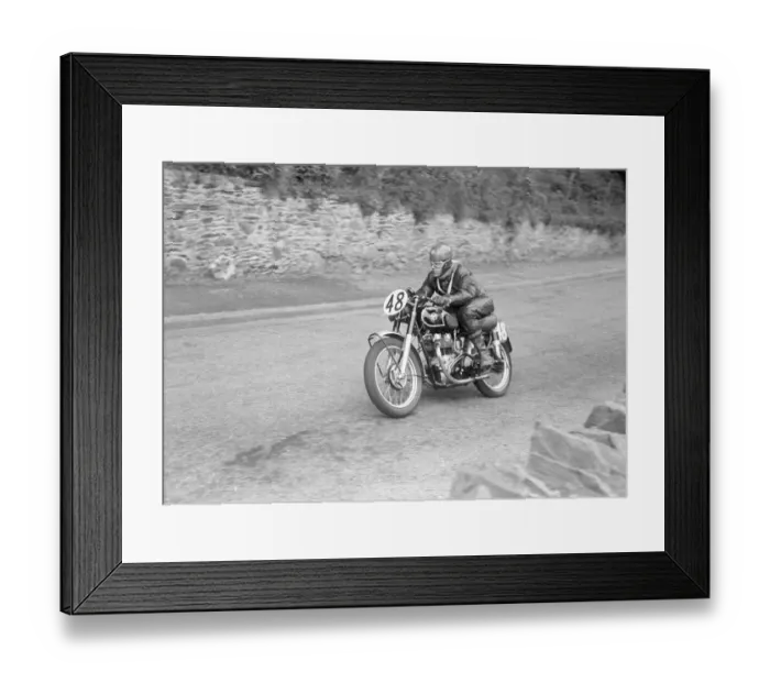 Framed Print : David Andrews (Matchless) 1952 Senior Clubman TT Framed Print : David Andrews (Matchless) 1952 Senior Clubman TT