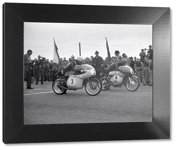 Alberto Pagani (Kreidler) and Hugh Anderson (Suzuki) 1963 50cc TT