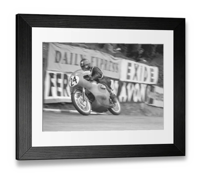 Framed Print : Hugh Anderson (Suzuki) 1961 Lightweight TT Framed Print : Hugh Anderson (Suzuki) 1961 Lightweight TT
