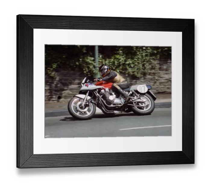 Framed Print : Jim Anderson (Suzuki) 1982 Classic TT Framed Print : Jim Anderson (Suzuki) 1982 Classic TT