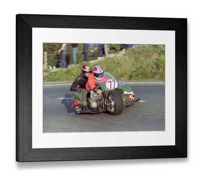 Framed Print : Kevin Ashworth & Alan Cowley (Jay-Cee Honda) 1982 Sidecar TT Framed Print : Kevin Ashworth & Alan Cowley (Jay-Cee Honda) 1982 Sidecar TT