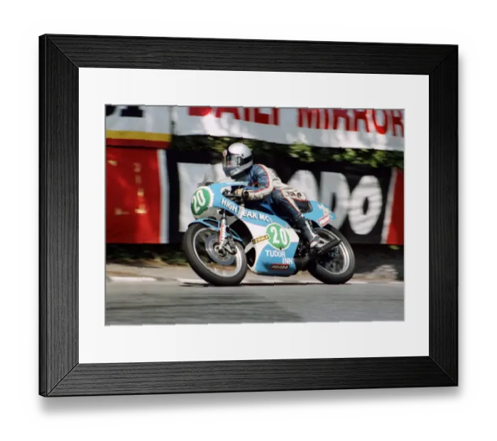 Framed Print : Dave Ashton (Yamaha) 1984 Junior TT Framed Print : Dave Ashton (Yamaha) 1984 Junior TT