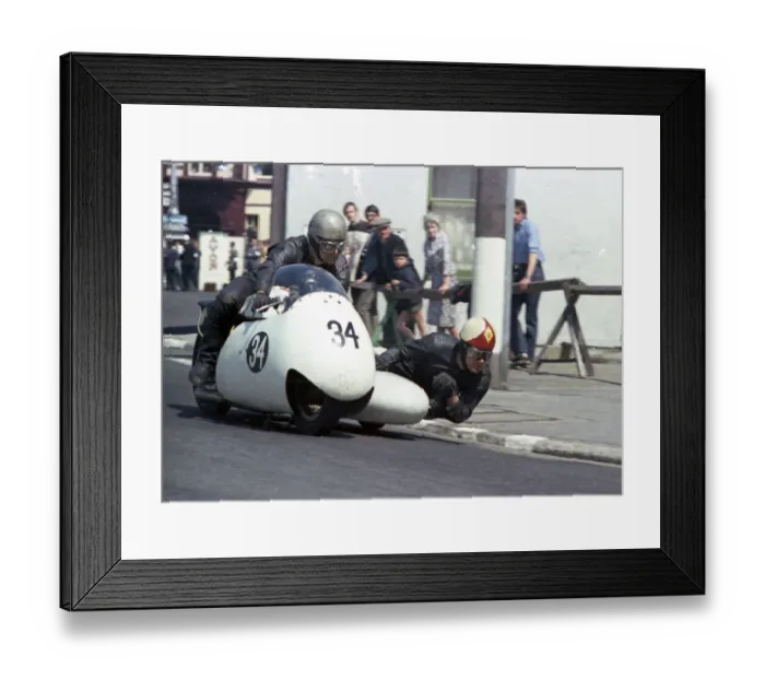 Framed Print : Bran Bardsley & Peter Cropper (Triumph) 1967 500 Sidecar TT Framed Print : Bran Bardsley & Peter Cropper (Triumph) 1967 500 Sidecar TT
