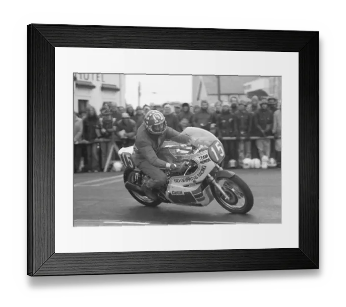 Framed Print : Geoff Barry (Seeley Honda) 1977 Formula One TT Framed Print : Geoff Barry (Seeley Honda) 1977 Formula One TT