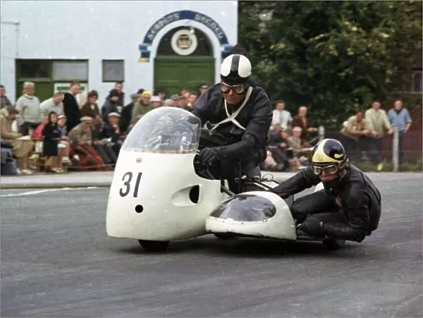 Frank Barton & E Gelder (Triumph) 1965 Sidecar TT