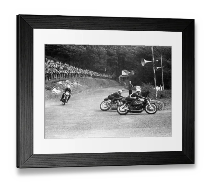 Framed Print : Bob McIntyre (AJS) Geoff Duke (Gilera) John Surtees (Norton) 1954 Scarborough
