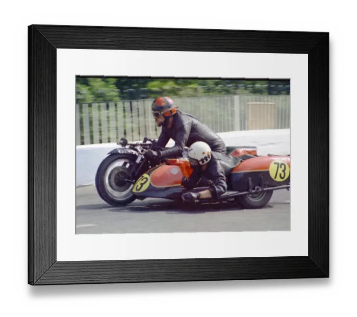 Framed Print : Bob Beales & Vic Farnhill (Triumph) 1971 750 Sidecar TT Framed Print : Bob Beales & Vic Farnhill (Triumph) 1971 750 Sidecar TT