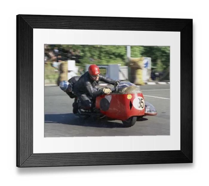 Framed Print : Bob Beales & Jenny Beales (Middleton Triumph) 1968 750 Sidecar TT Framed Print : Bob Beales & Jenny Beales (Middleton Triumph) 1968 750 Sidecar TT