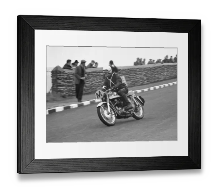 Framed Print : Bill Beevers (Norton) 1961 TT Framed Print : Bill Beevers (Norton) 1961 TT