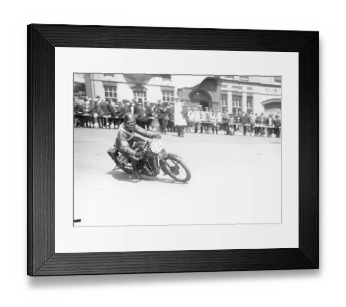 Framed Print : Alec Bennett (Velocette) 1928 Junior TT Framed Print : Alec Bennett (Velocette) 1928 Junior TT