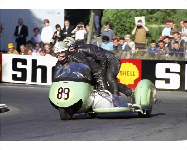 Colin Bird & Dane Rowe (Norton) 1968 750cc Sidecar TT