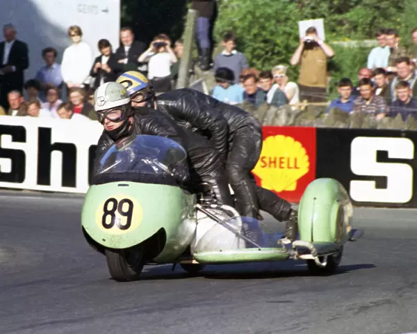 Colin Bird & Dane Rowe (Norton) 1968 750cc Sidecar TT