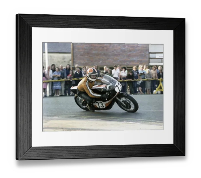 Framed Print : Les Bibby (Yamaha) 1978 Classic TT Framed Print : Les Bibby (Yamaha) 1978 Classic TT