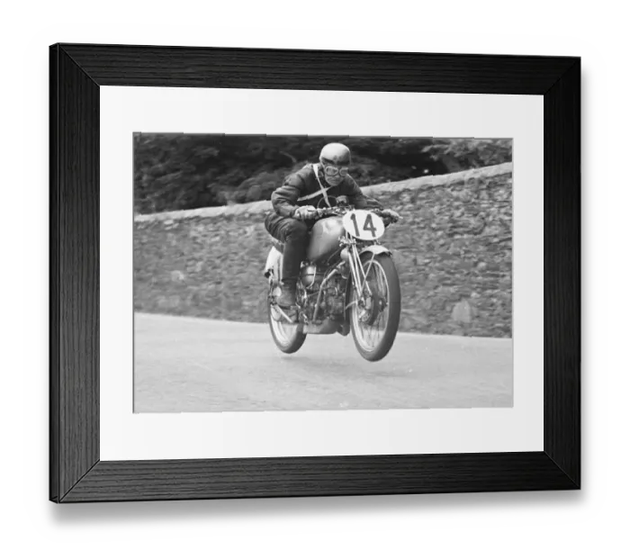 Framed Print : Wilf Billington (Guzzi) 1952 Lightweight TT Framed Print : Wilf Billington (Guzzi) 1952 Lightweight TT