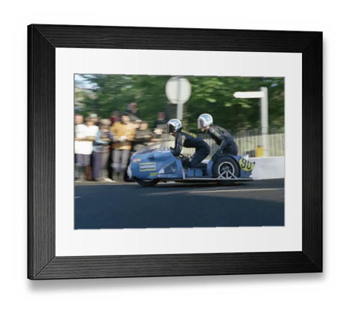 Framed Print : Malcolm White & Philip Oliver (Trifly Triumph) 1973 750 Sidecar TT Framed Print : Malcolm White & Philip Oliver (Trifly Triumph) 1973 750 Sidecar TT