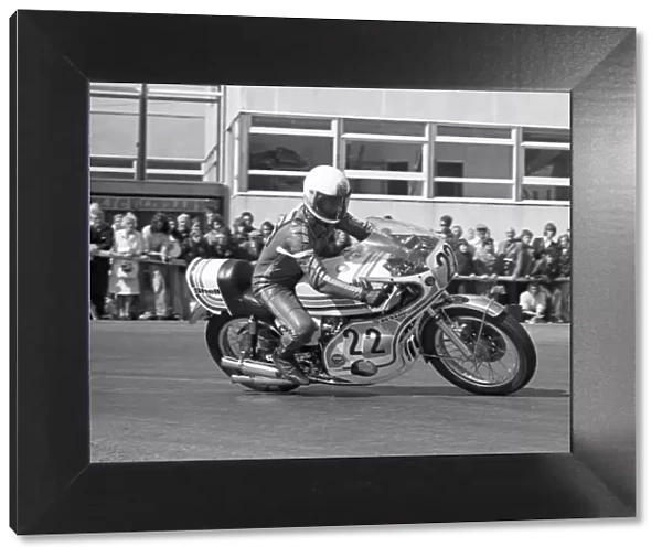 Roy Bisbey (Honda) 1975 Production TT
