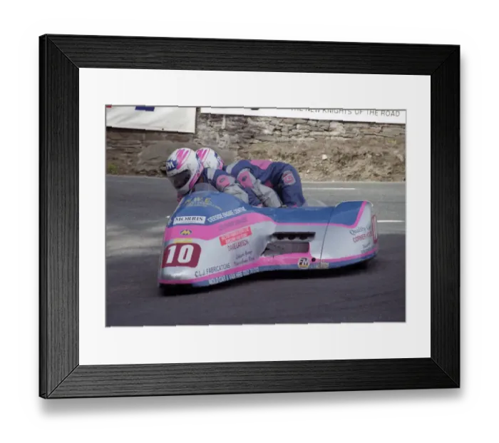 Framed Print : Vince Biggs & Jamie Biggs (Shelbourne Yamaha) 1993 Sidecar TT Framed Print : Vince Biggs & Jamie Biggs (Shelbourne Yamaha) 1993 Sidecar TT