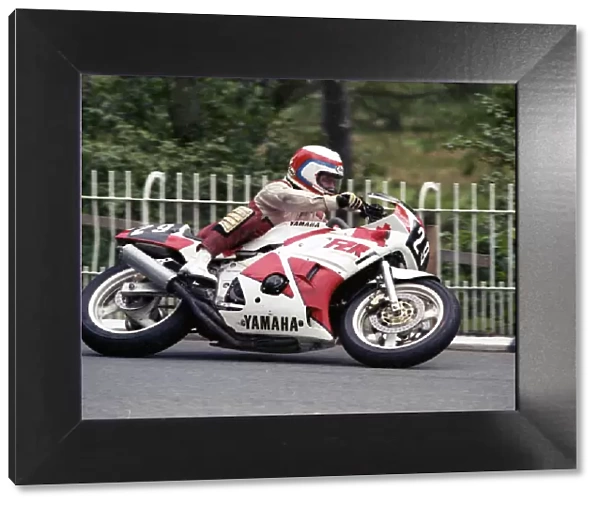 Colin Bevan (Yamaha) 1990 Supersport 400 TT