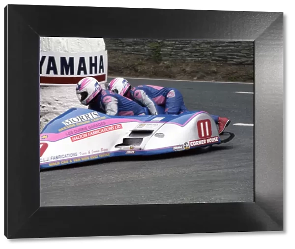 Vince Biggs & Jamie Biggs (Shelbourne Yamaha) 1992 Sidecar TT
