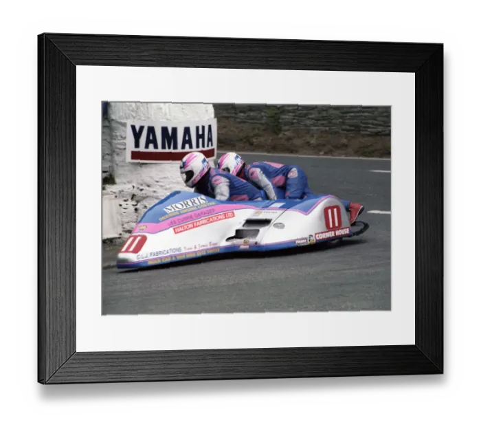 Framed Print : Vince Biggs & Jamie Biggs (Shelbourne Yamaha) 1992 Sidecar TT Framed Print : Vince Biggs & Jamie Biggs (Shelbourne Yamaha) 1992 Sidecar TT