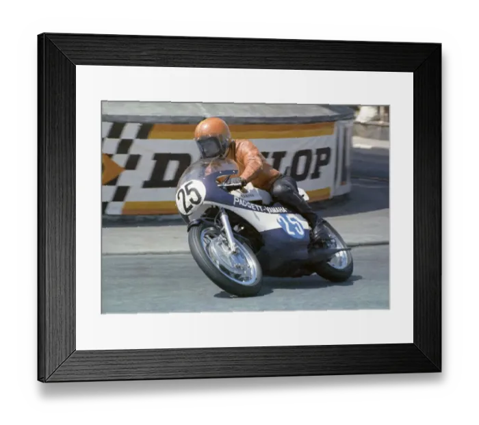 Framed Print : Bill Rae (Padgett Yamaha) 1973 Junior TT Framed Print : Bill Rae (Padgett Yamaha) 1973 Junior TT