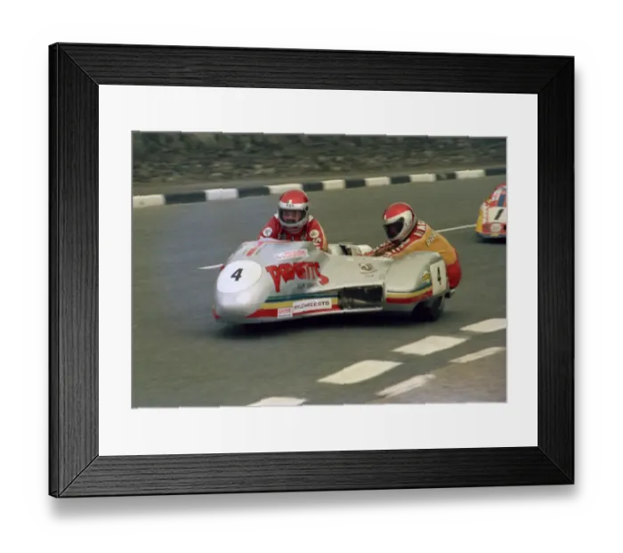 Framed Print : Dennis Bingham & Julia Bingham (Windle) 1986 Sidecar TT Framed Print : Dennis Bingham & Julia Bingham (Windle) 1986 Sidecar TT