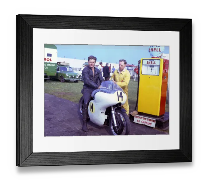 Framed Print : Ellis Boyce (Norton) 1963 Senior TT Framed Print : Ellis Boyce (Norton) 1963 Senior TT