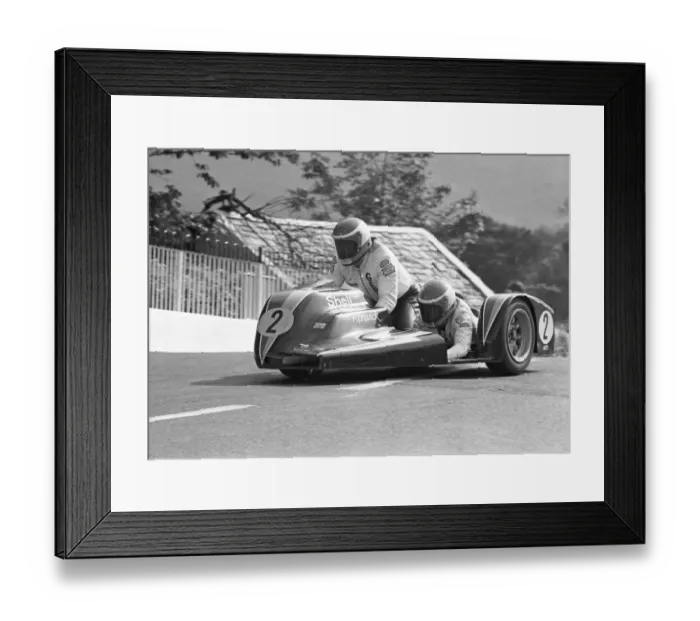 Framed Print : Gerry & Nick Boret (Renwick Konig) 1975 1000cc Sidecar TT Framed Print : Gerry & Nick Boret (Renwick Konig) 1975 1000cc Sidecar TT