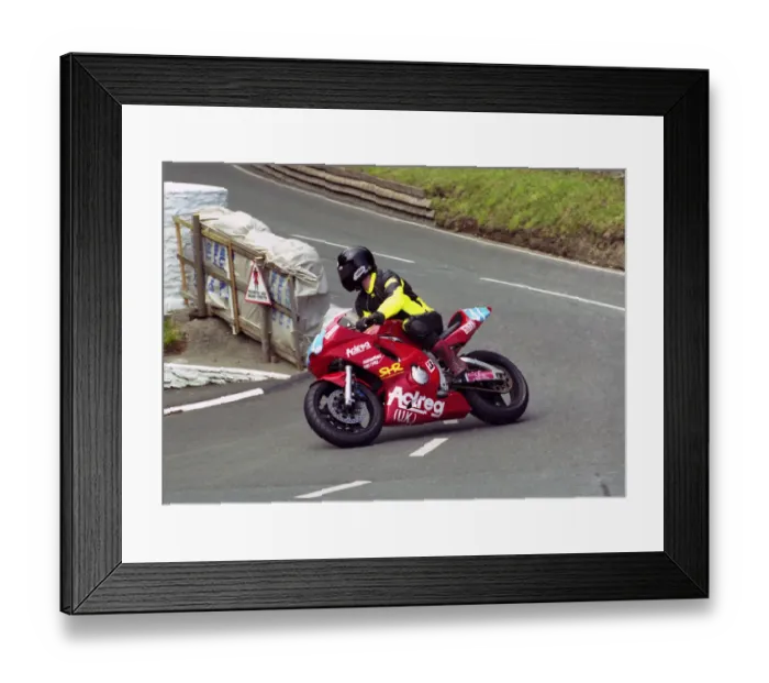 Framed Print : Colin Breeze (Yamaha) 2000 Junior TT