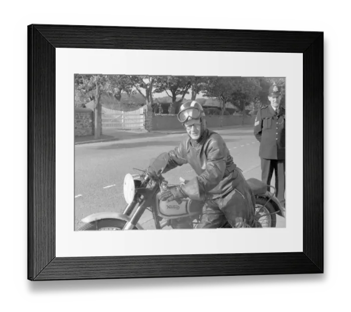 Framed Print : Alan Brodrick (Norton) 1954 Clubman Junior TT Framed Print : Alan Brodrick (Norton) 1954 Clubman Junior TT