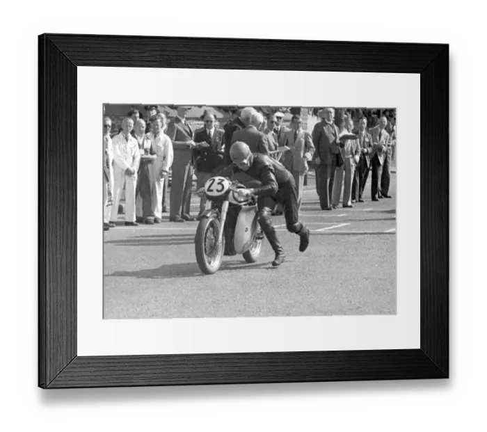 Framed Print : Jack Brett (Norton) 1954 Junior TT Framed Print : Jack Brett (Norton) 1954 Junior TT